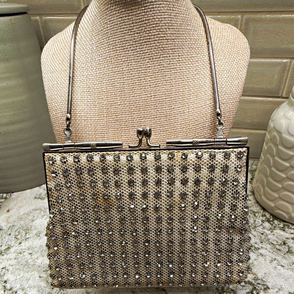 Vintage 1950’s Rhinestone Mesh Kiss Lock Evening Clutch Chain Strap Lined purse